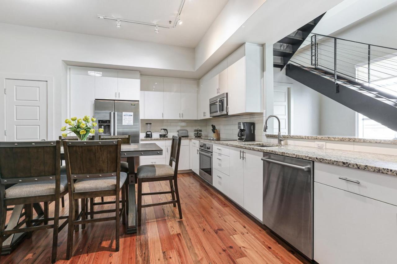 Modern Close To Attractions Apartment *