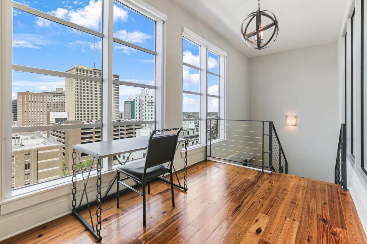 Modern Close To Attractions Apartment