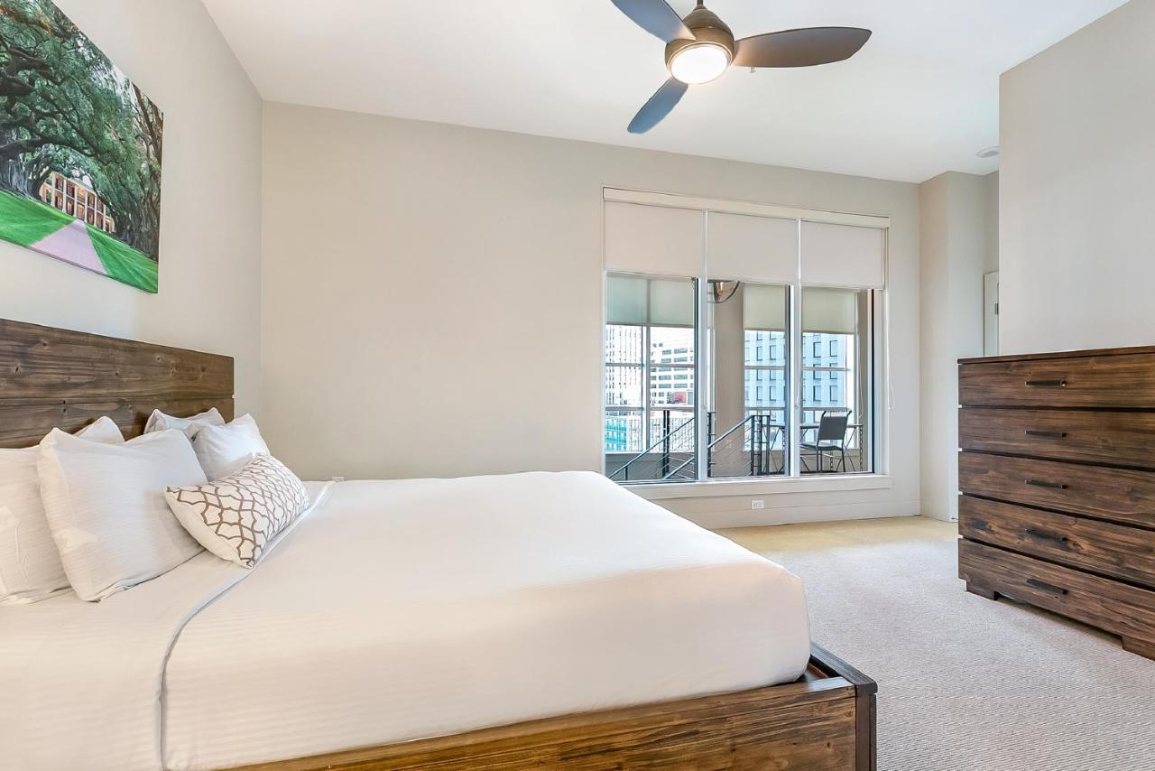 Modern Close To Attractions Apartment